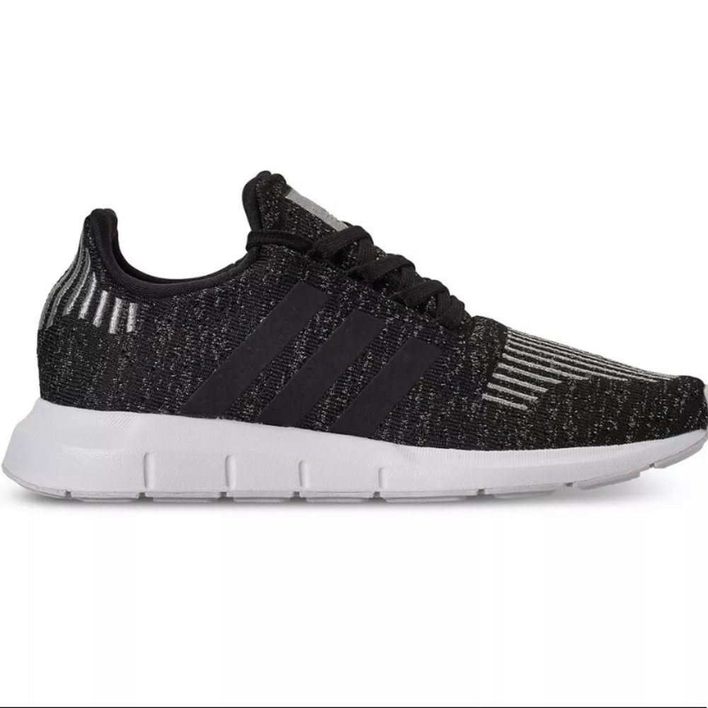 NWOT WOMEN'S ADIDAS SWIFT RUN CASUAL